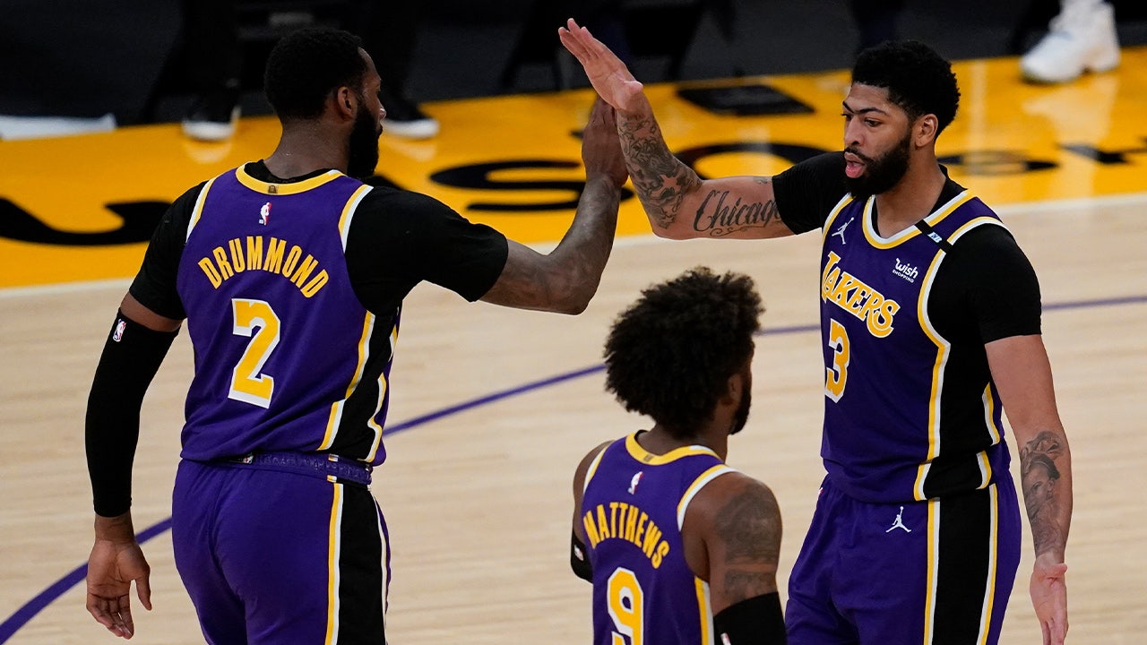 How to win $25,000 on Lakers vs. Rockets and the NBA's Wednesday slate